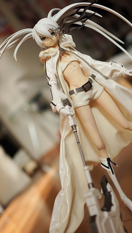 Black Rock Shooter ~ White Ver. ~ 1/6 Complete Figure