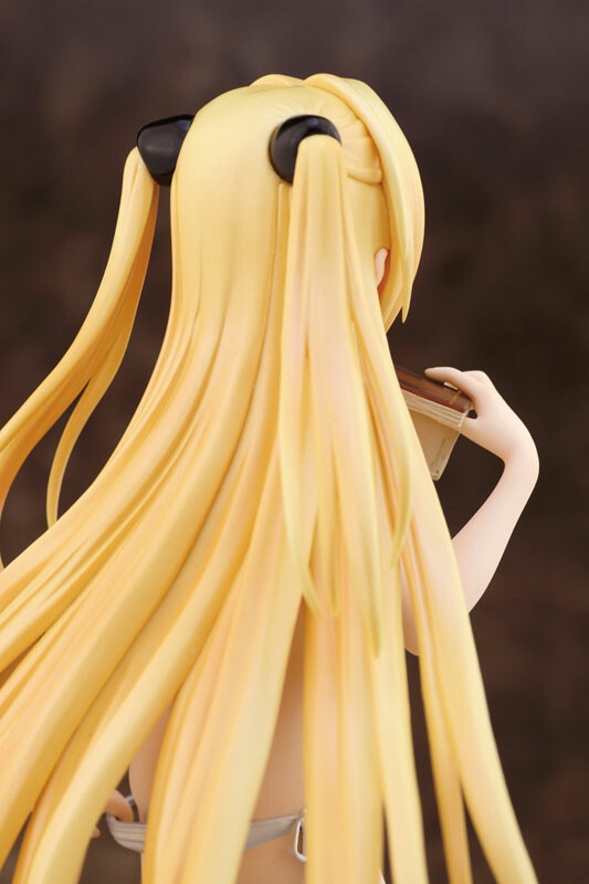 Golden Darkness White Swimsuit ver. [To Love-Ru Darkness] [1/7 Complete Figure]