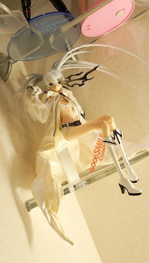 Black Rock Shooter ~ White Ver. ~ 1/6 Complete Figure