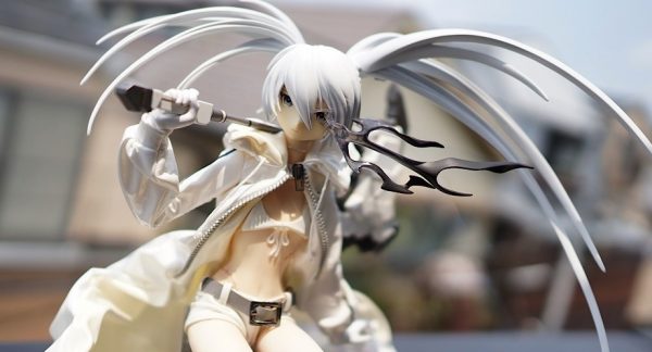 Black Rock Shooter ~ White Ver. ~ 1/6 Complete Figure