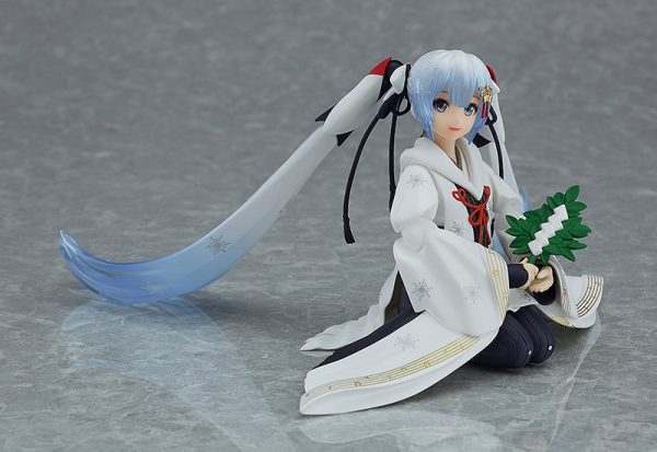 Figma EX-045. Snow Miku: Crane Priestess ver.