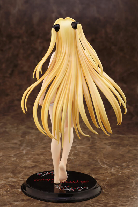 Golden Darkness White Swimsuit ver. [To Love-Ru Darkness] [1/7 Complete Figure]