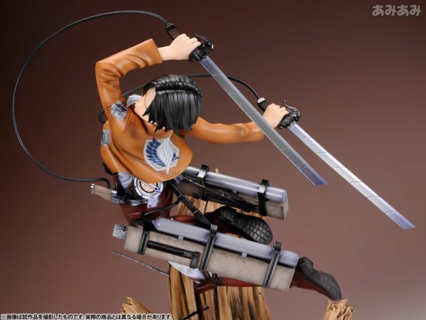 Levi - Attack on Titan [1/8 Complete Figure]