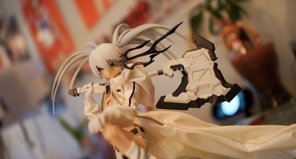 Black Rock Shooter ~ White Ver. ~ 1/6 Complete Figure