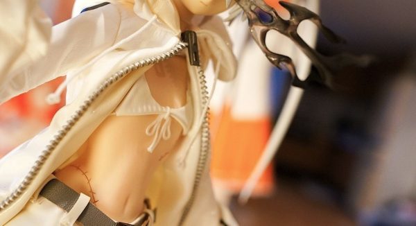 Black Rock Shooter ~ White Ver. ~ 1/6 Complete Figure