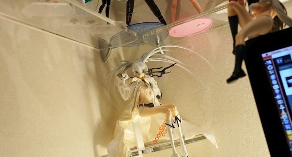 Black Rock Shooter ~ White Ver. ~ 1/6 Complete Figure