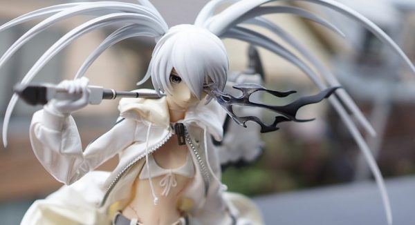 Black Rock Shooter ~ White Ver. ~ 1/6 Complete Figure