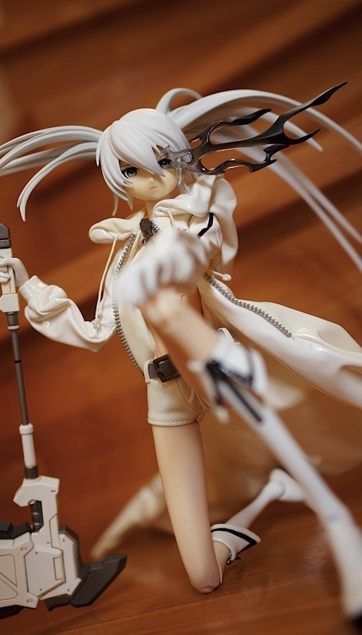 Black Rock Shooter ~ White Ver. ~ 1/6 Complete Figure