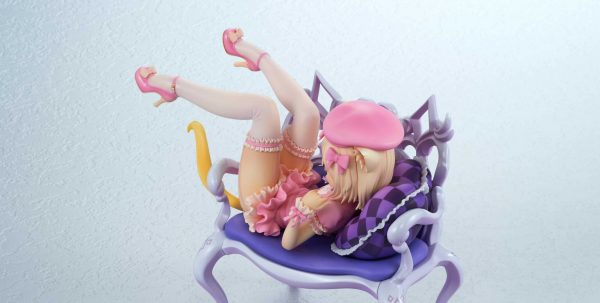 Fluffy Cat and Chair 1/8