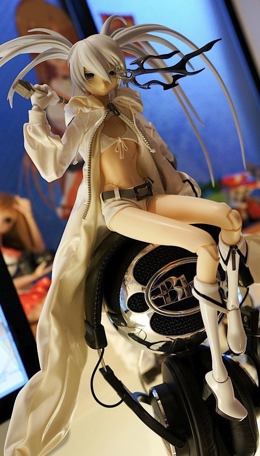 Black Rock Shooter ~ White Ver. ~ 1/6 Complete Figure