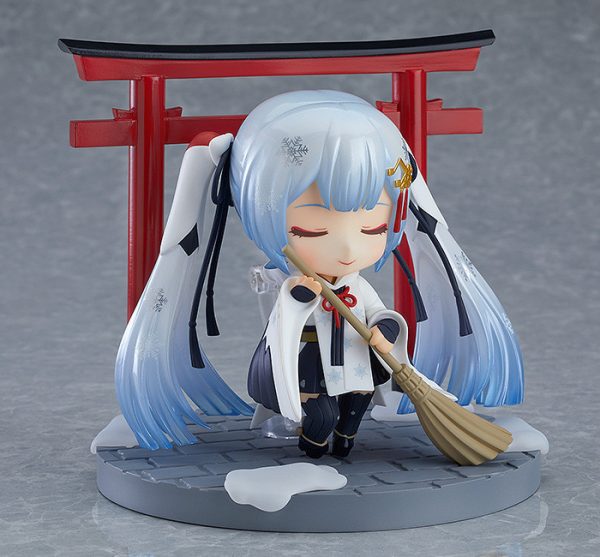 Nendoroid 850. Snow Miku: Crane Priestess Ver.