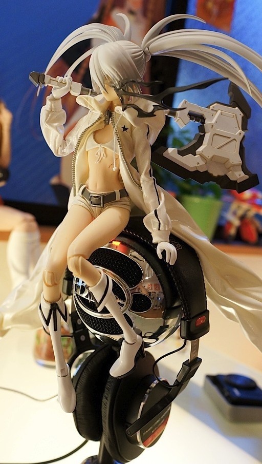 Black Rock Shooter ~ White Ver. ~ 1/6 Complete Figure