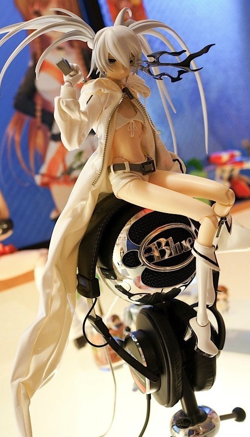 Black Rock Shooter ~ White Ver. ~ 1/6 Complete Figure