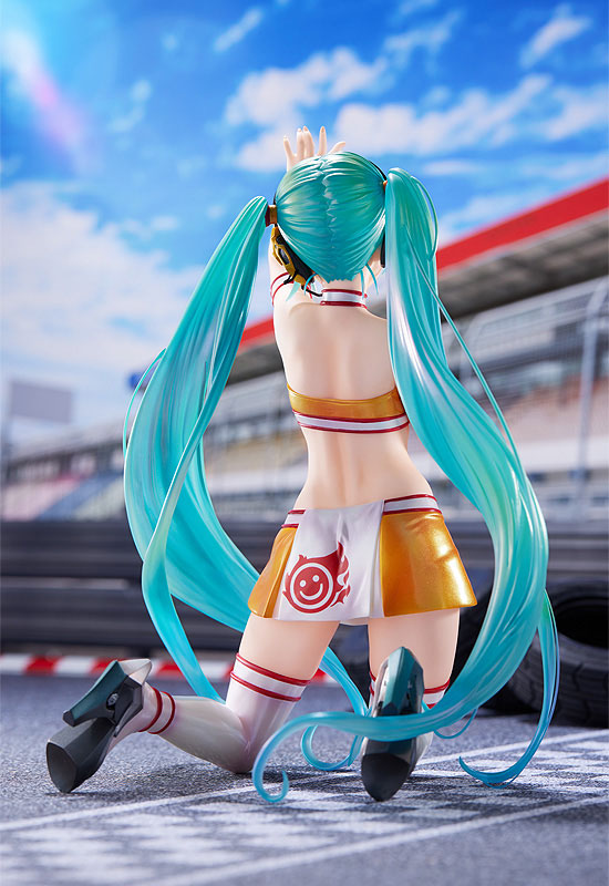 Hatsune Miku GT Project Racing Miku 2010 Ver. Art by Kentaro Yabuki 1/7