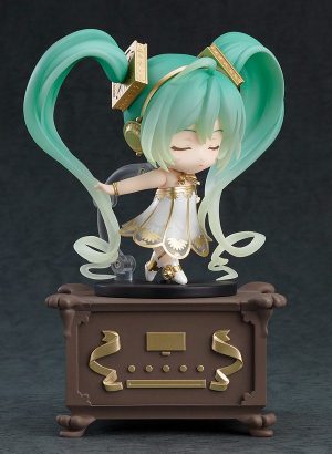 vocaloid-hatsune-miku-nendoroid-1538-symphony-5th-anniversary-ver-4.jpg