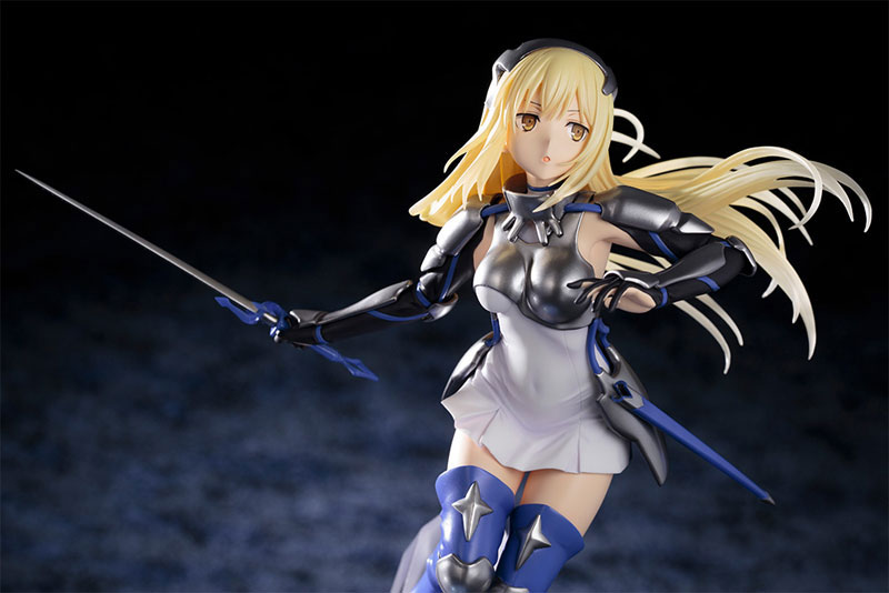Dungeon ni Deai o Motomeru no wa Machigatteiru Darou ka Gaiden: Sword Oratoria - Ais Wallenstein - 1/7